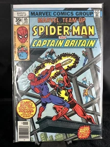 Marvel Team-Up #65 Spider-Man y Capitán Gran Bretaña 1978 Primera aparición en Estados Unidos FN+ B\B - Imagen 1 de 24