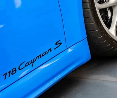Juego de calcomanías gráficas personalizadas para puerta lateral Porsche Cayman 2015-2025 718 Cayman S Foto 1 de 4