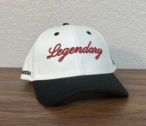 VeeFriends x Coolkicks (2025) - Legendary Lemur Cap - Rot/Weiß (Limitiert) - Bild 1 von 6