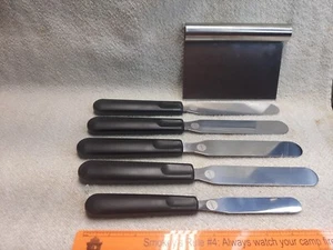 Wilton Icing Knife Lot Frosting 4-6"1-4" Blade Cake Decorating W/6in Chopper - Picture 1 of 8