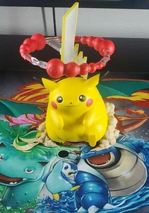 FIGURA DE POKEMON CELEBRACIONES PIKACHU VMAX SOLO 25 aniversario  - Imagen 1 de 6