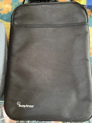 Funda de Transporte Delgada Negra Bump Armor Tech-Pro 13" con Asa para Tabletas Laptop Foto 1 de 3