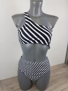 NEW Missguided Mono Stripe Cut Out One Shoulder Swimsuit SZ UK 12 EU 40 A152-5 - Picture 1 of 3
