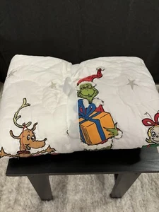 Edredón Pottery Barn Kids Dr. Seuss's The Grinch para niños pequeños, monograma “Ezra” - nuevo con etiquetas - Imagen 1 de 8