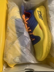 UNDER ARMOUR MENS CURRY 4 LOW FLOTRO BASKET BALL #3026620 400 - Picture 1 of 5