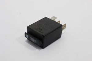 Relé VW Polo 9N Mk4 395 para refrigeración de combustible diésel 8Z0951253 - Imagen 1 de 7