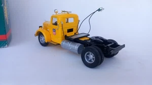 1/50 (1/48) Corgi 50712 1947 Mack LJ Fruehauf Union Pacific RailRoad truck - Picture 1 of 14