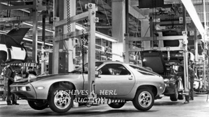 Porsche Type 989 factory assembly line car photo photograph - Picture 1 of 1