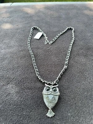 Collar Largo 20" Búho Colgante Estrás Acrílico Facetado Cuerpo Cuero y Cadena Foto 1 de 4