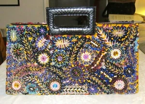 Cartera de mano Laura Lee Designs con diseño de flores de lentejuelas de cuentas - Imagen 1 de 10