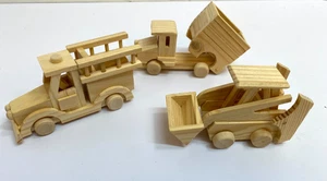 Miniatur unlackierter Holz LKW & 2 Traktoren Räder, Bett & Lader bewegen 4" - Bild 1 von 10