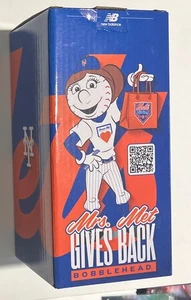 New York Mets Mrs Met Gives Back Bobblehead SGA 13/08/25 2025 NY Sorteo - Imagen 1 de 3
