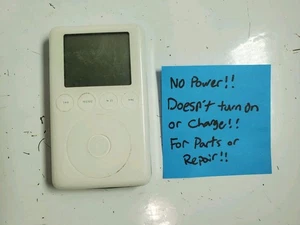 BROKEN - Apple iPod Classic 3rd Gen 15GB A1040 White - FOR Parts - Picture 1 of 11