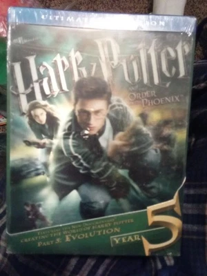 Harry Potter and the Order of the Phoenix (Two-Disc Ultimate Edition) [Blu-r... - Image 1 of 2