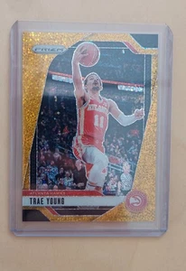 2024-25 Panini Prizm - Trae Young #84 Gold Sparkle Prizm /24 - Bild 1 von 2