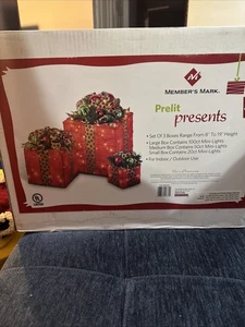 "Juego de 3 cajas de regalos Member's Mark Prelit 8"" - 19"" - Navidad Deor" - Imagen 1 de 4