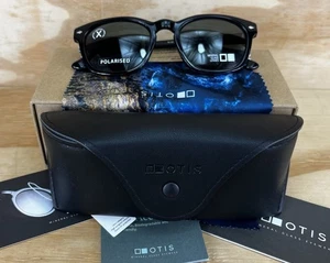 Gafas de sol Otis Summer Of 67 X ecológicas negras/grises polares precio de venta al por menor de $240 - Imagen 1 de 9