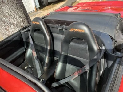 Fundas de asiento negras perforadas de repuesto de cuero para Toyota MR2 Spyder 2003-2005 Foto 1 de 4