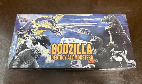Mezco Toyz 5 Points XL Godzilla: Destroy All Monsters (1968) Round 1 Boxed Set Cover