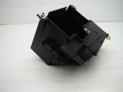 01 Honda Shadow Ace Deluxe VT750CD2   BATTERY BOX 50325-MBA-000 Foto 1 de 4