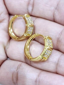 Stylish Simple 18ct Gold Filled Women Hinged Lock Hoop Huggie Cz Earrings - Picture 1 of 6