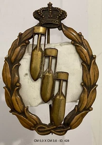 REGIA AERONAUTICA DISTINTIVO AZIONI DI GUERRA BOMBARDAMENTO AEREO CLASSE ORO - Imagen 1 de 6