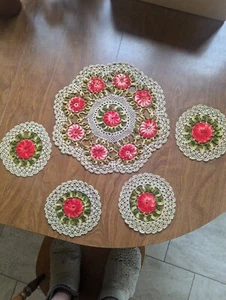 Vintage Handmade Floral Crocheted Doily Set 1 Large 4 Small Variegated  - Picture 1 of 3