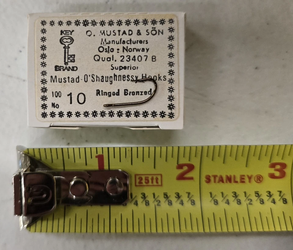 Mustad Vintage Size 10 Gold Sproat Hooks TEN Boxes (100 hooks per box) #33602