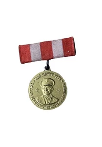 WWII homefront Eisenhower waste paper medal March-April 1945 - Picture 1 of 4