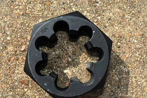 1 1/4" x 11 1/2"x 1" Kohlenstoffstahl NPT Sechskant-Gewindeschneideisen - Bild 1 von 9