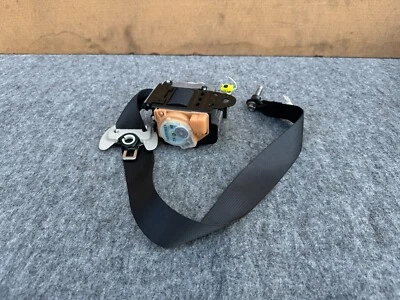 INFINITI M35H M37 M56 Q70 2011-2019 OEM CINTURÓN DE SEGURIDAD PASAJERO DELANTERO DERECHO (NEGRO) Foto 1 de 4