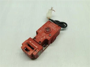 Allen-Bradley Guard Master Spartan 440G-S36001 SER A Safety Interlock Switch 24V - Picture 1 of 14