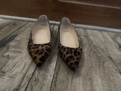 Christian Louboutin ANJALINA ballerine a punta ballerine scarpe basse leopardate $695 - Immagine 1 di 4