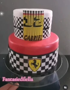 Torta finta festa compleanno eventi ferrari personalizabile - Foto 1 di 1