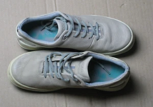 ECCO GOLF WHITE LEATHER SPIKELESS GORTEX WOMENS 9 SHOES - Picture 1 of 5