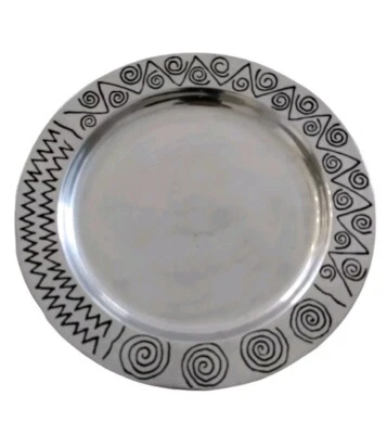 Bandeja redonda mediana Wilton Armetale ® EE. UU. Reggae 12-1/4" #820034 Foto 1 de 4