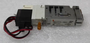 SMC VQ1141H-5MC-M5 valve, sgl, flip n/plug - Picture 1 of 5