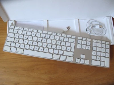 Apple Aluminim USB Keyboard Erweiterte Tastatur mit Zahlenfeld QWERTZ in OVP - Bild 1 von 2