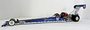 Acción Mike Dunn NY Yankees Dragster escala 1:24 diecast - Imagen 1 de 7