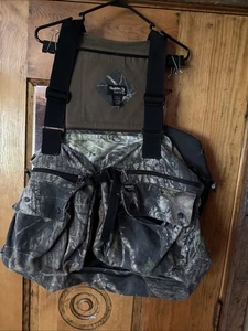 Premium Turkey Hunting Vest with Padded Seat Mossy Oak Camo Adjustable One Size - Picture 1 of 7