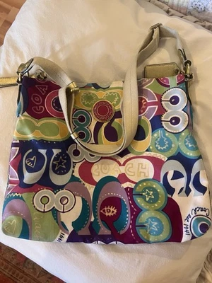 💕¡Cartera de Mano Bandolera Coach Poppy Signature F19454 Dorado/Púrpura/Rosa/Azul/Verde! Foto 1 de 4