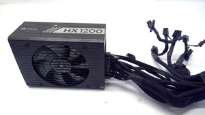 Fuente de alimentación totalmente modular Corsair HX1200 — 1200 vatios 80 PLUS PLATINUM certificada - Imagen 1 de 5