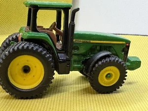 John Deere Bauernhof Traktor, grün 1/64, Metall, sehr gut gemachtes Spielzeug - Bild 1 von 10