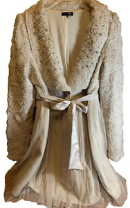 Ryu size Large With Tule Over Lay Beautiful Tile Roses And Pearl Accents - Picture 1 of 4
