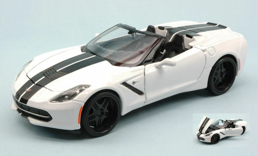 Chevrolet Corvette Stingray 2014 White w/ Back Stripes 1:24 Model 32501 MAISTO - Immagine 1 di 1