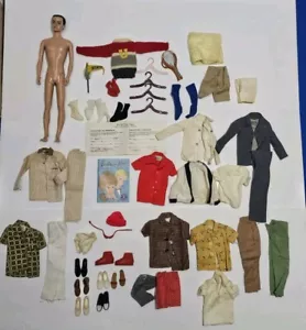 Muñeca Ken vintage 1961 pelo castaño flocado con trajes y accesorios Barbie - Imagen 1 de 17