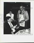 1995 Press Photo Chief Richard Pennington as Maitre 'D at Leukemia Fund Raiser
