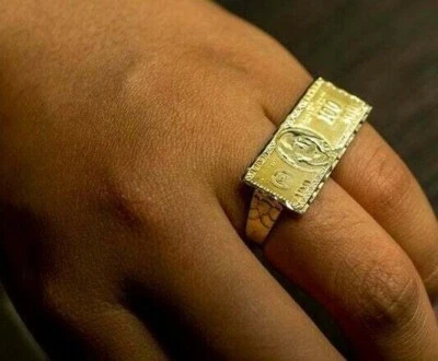 Anillo de regalo de dos dedos para hombre billete de cien dólares enchapado en oro amarillo de 14K Foto 1 de 2