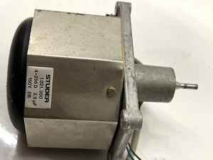 Motor cabrestante de velocidad media Revox B77/PR99 7,5/3,75 ips Pt. Nº: Studer 1.021.300 - Imagen 1 de 7