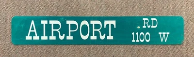 Antiguo letrero de calle retirado vintage AIRPORT ROAD 6x36 en aluminio 2 caras Foto 1 de 3
